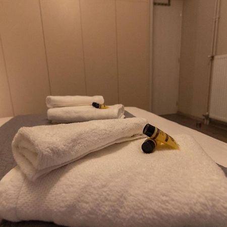 Luxury Apartment 10' From The Center! Athena Bagian luar foto