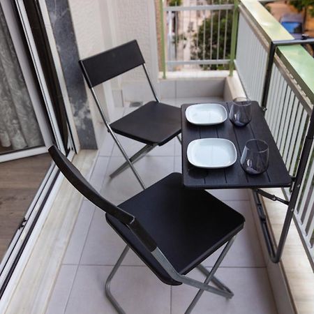Luxury Apartment 10' From The Center! Athena Bagian luar foto
