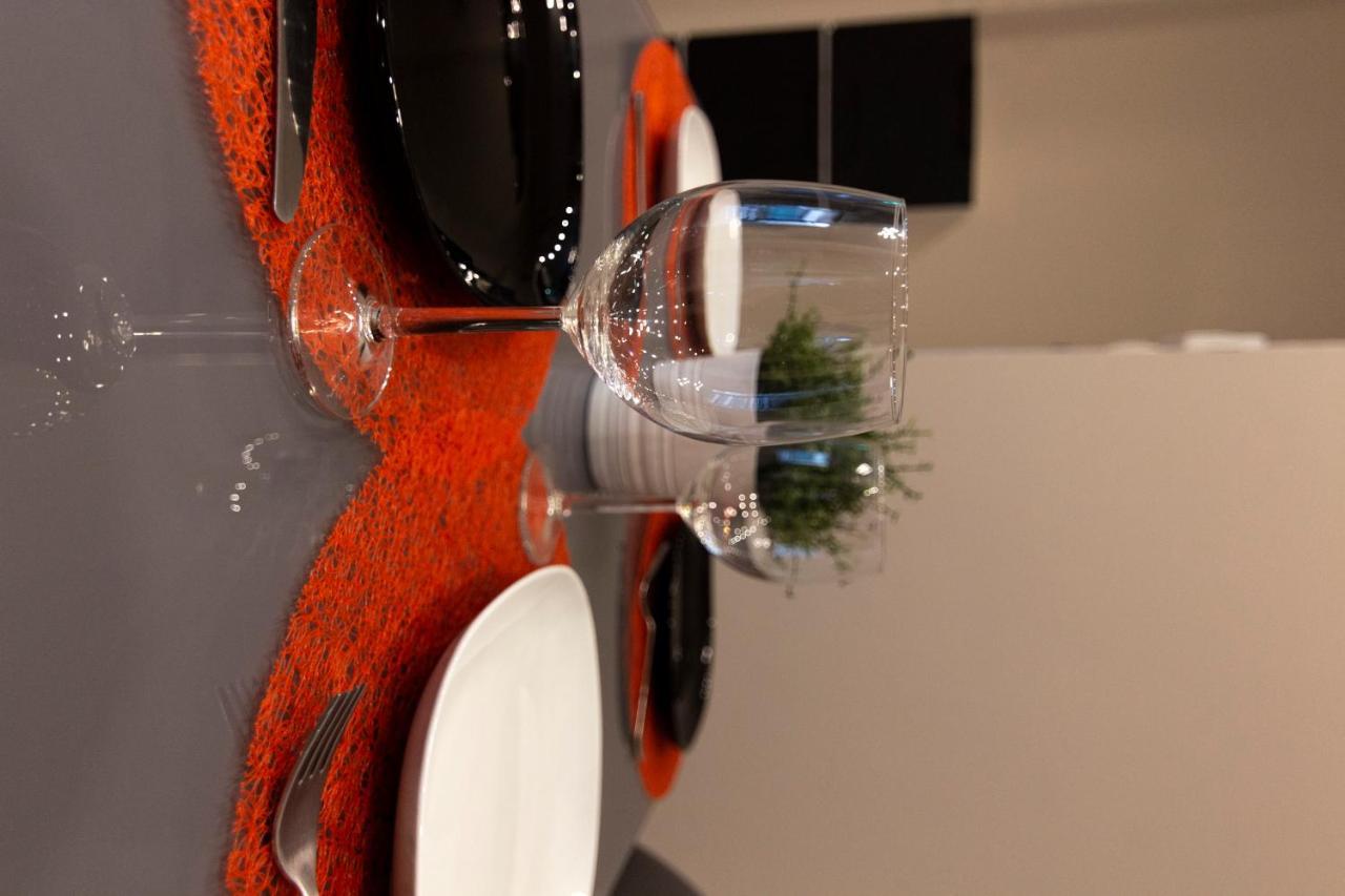 Luxury Apartment 10' From The Center! Athena Bagian luar foto
